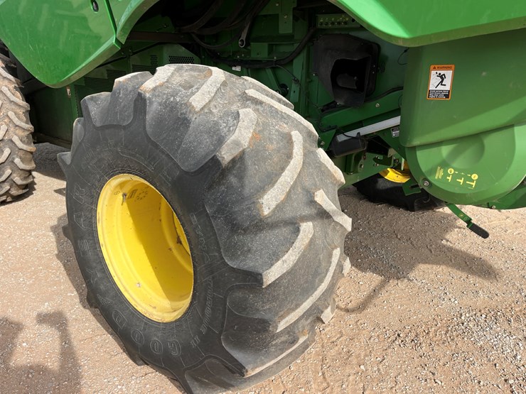 2013-john-deere-s670-image-24