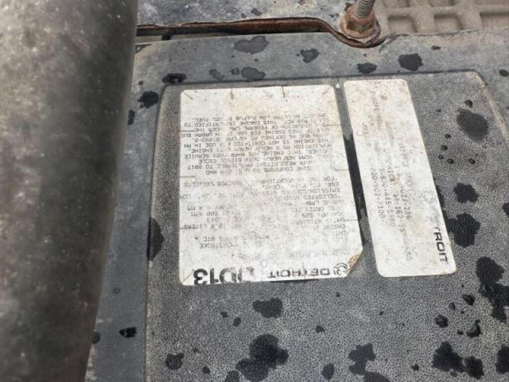 2018-freightliner-114sd-image-23