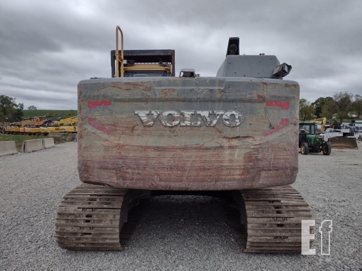 2015-volvo-ec220e-lr-image-4
