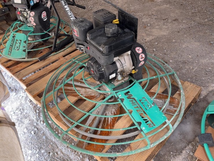 2023-whiteman-b46b90-4'-power-trowel-with-10hp-broggs-motor-image-6
