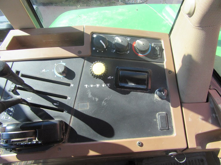 john-deere-7200-image-40