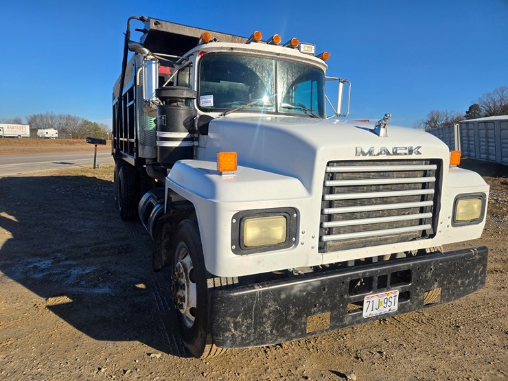 1999-mack-rd690s-image-28