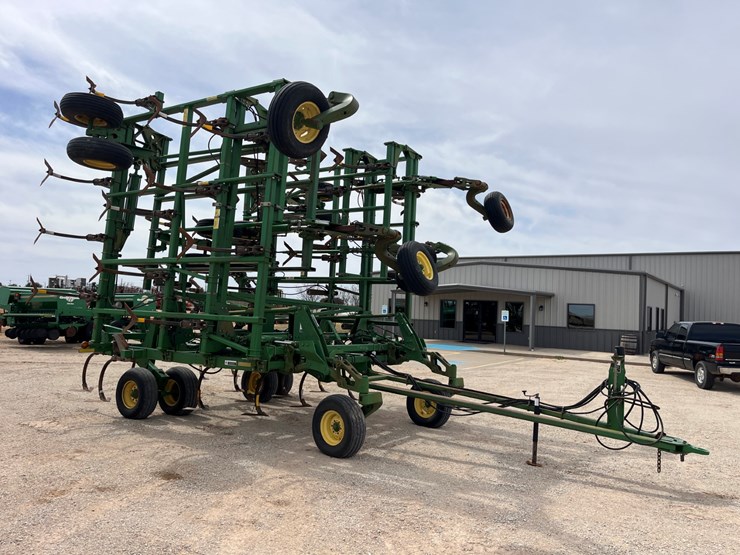 2005-john-deere-2410-image-5