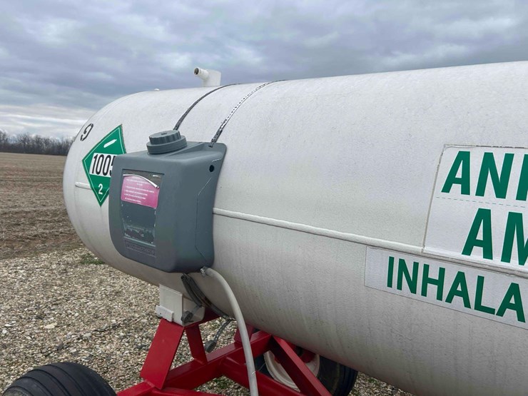 1000-gal.-nh3-tank-on-gear-#19 sells-offsite-image-6
