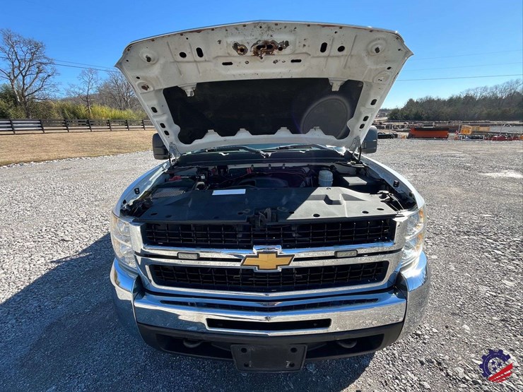 2010-chevrolet-silverado-s/a-service-truck-image-44