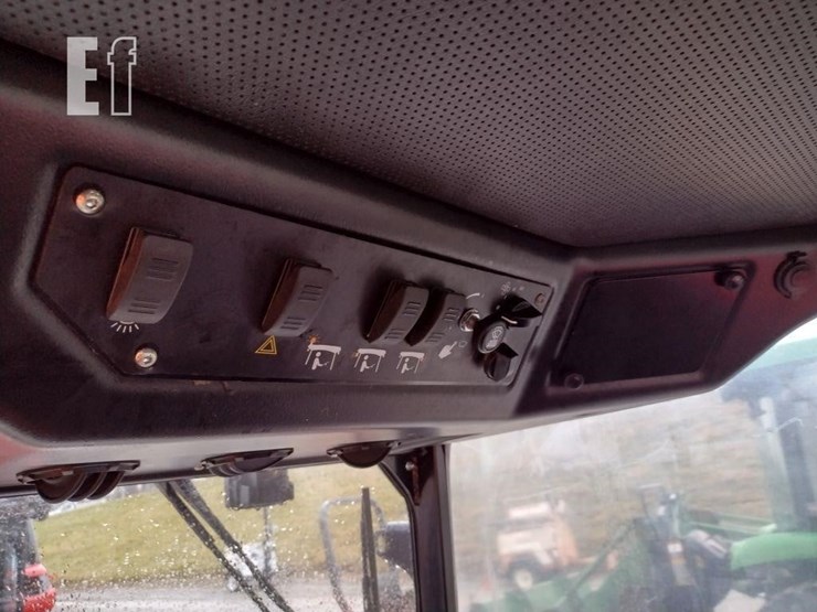 ventrac-3400l-lawn-mower-w/broom-image-11