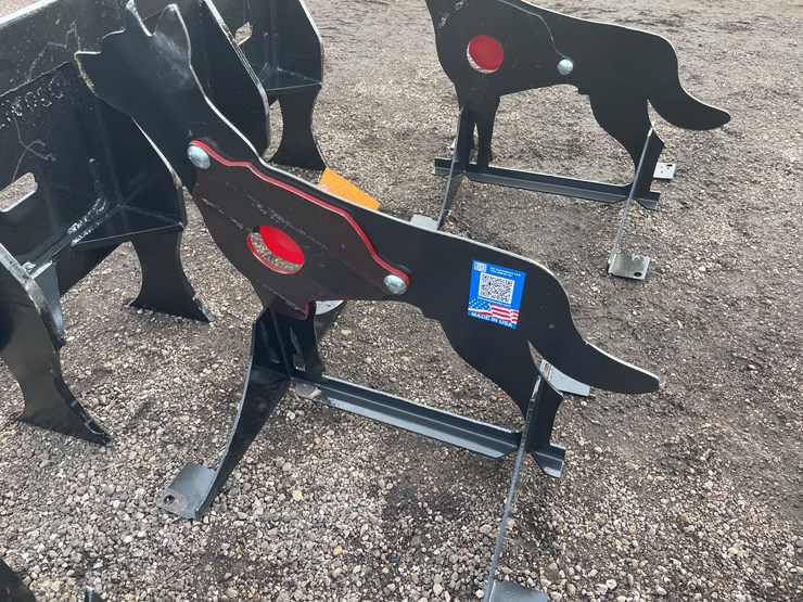 #2069-•-ar500-steel-coyote-shooting-target-with-heart-flapper-image-1