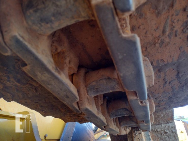 2021-deere-650k-lgp-image-41