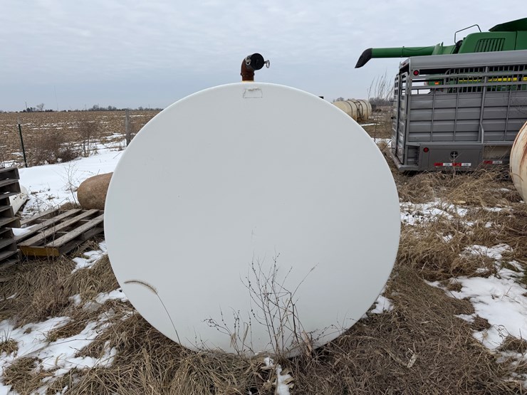 #1011-•-1000-gal-fuel-tank-image-2