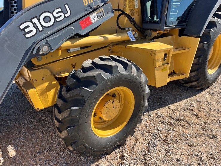 2012-deere-310s-image-2