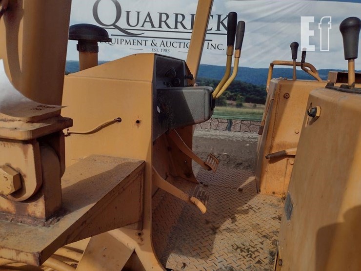 komatsu-d31a-17-image-11