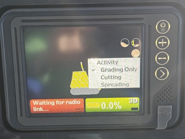 2020-deere-850l-wlt-image-40