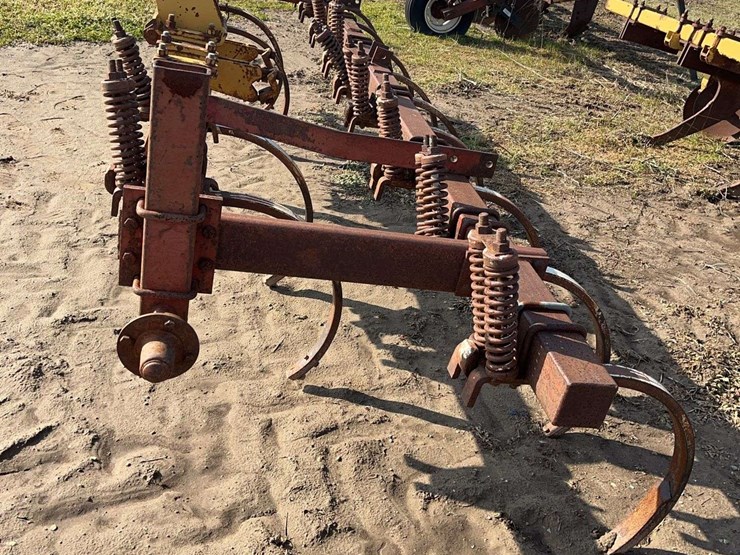 chisel-plow,-3pt-hitch,-12'-image-2