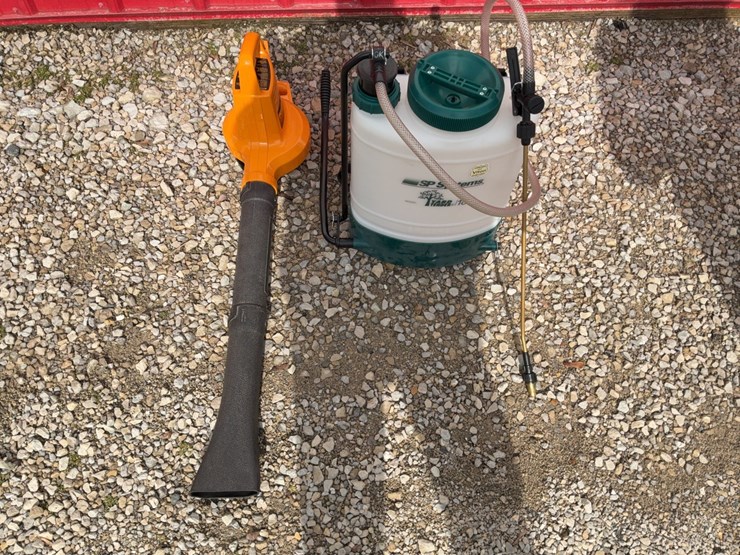 backpack-sprayer-&-electric-leaf-blower-image-1