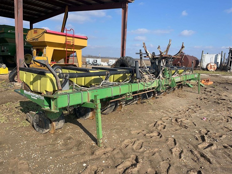 john-deere-1700-image-1