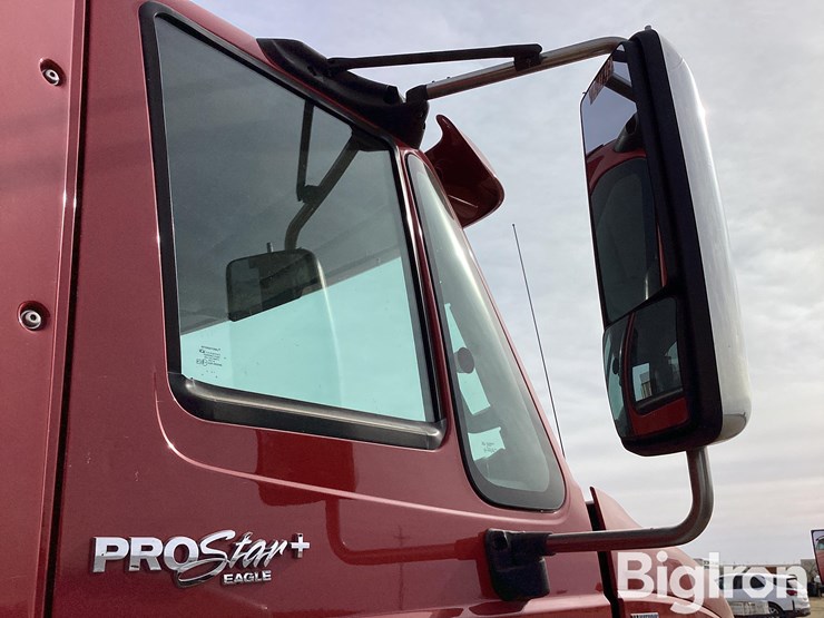 2012-international-prostar-image-15