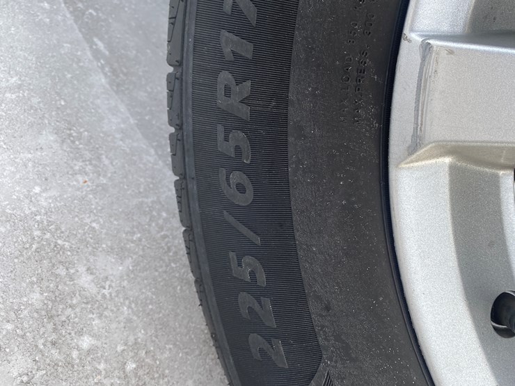 2012-chevrolet-equinox-image-16