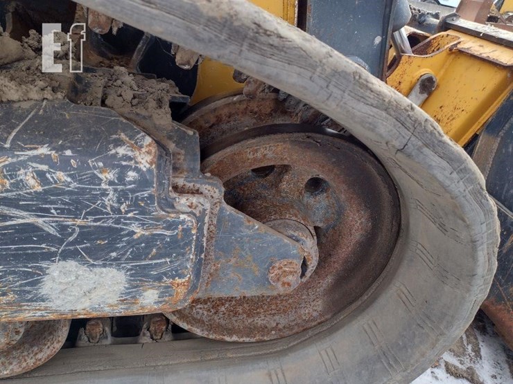 2021-deere-325g-image-32