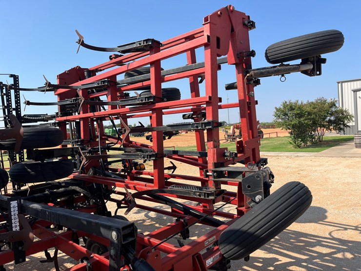 #t15435-•-2010-case-200-cultivator-image-21