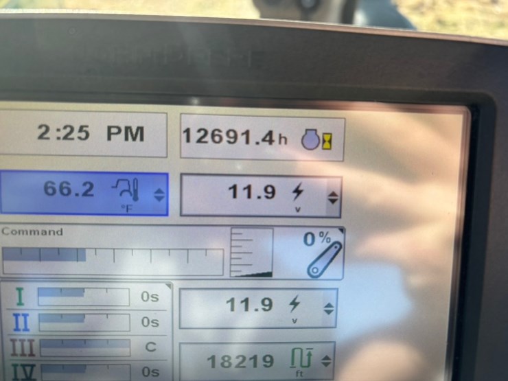 john-deere-8260r-image-16