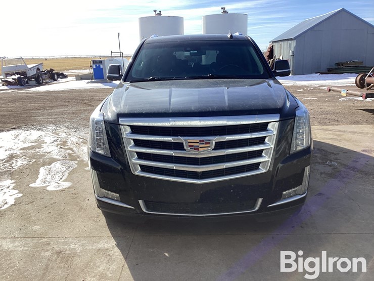 2019-cadillac-escalade-esv-image-2