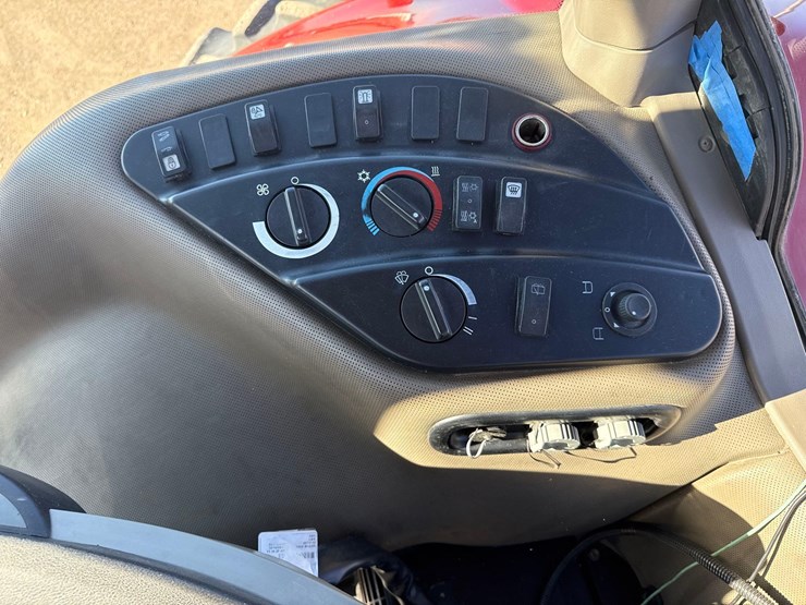 2012-case-ih-315-magnum-mfwd-tractor-image-26