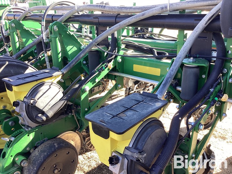 2014-john-deere-1775nt-image-15