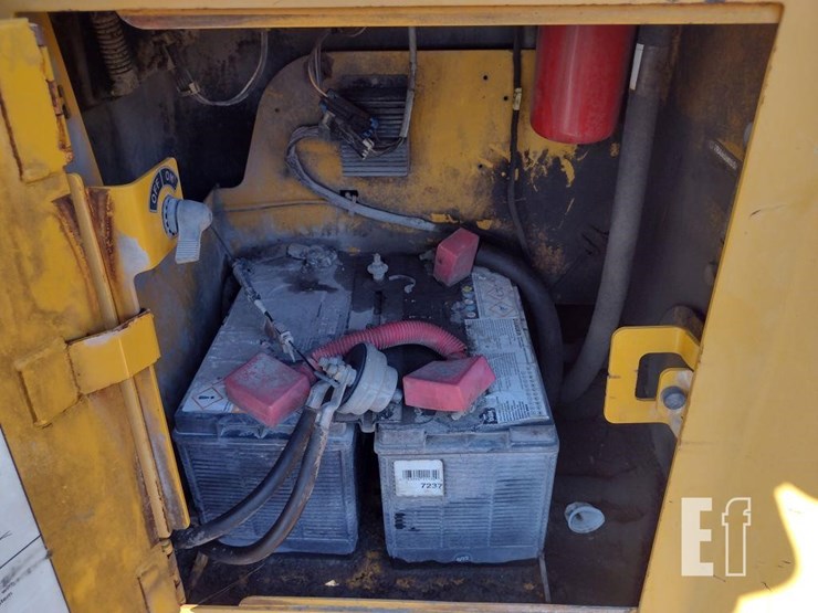 2007-deere-700j-lgp-image-15