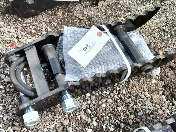 #240-•-mini-excavator-thumb-image-4