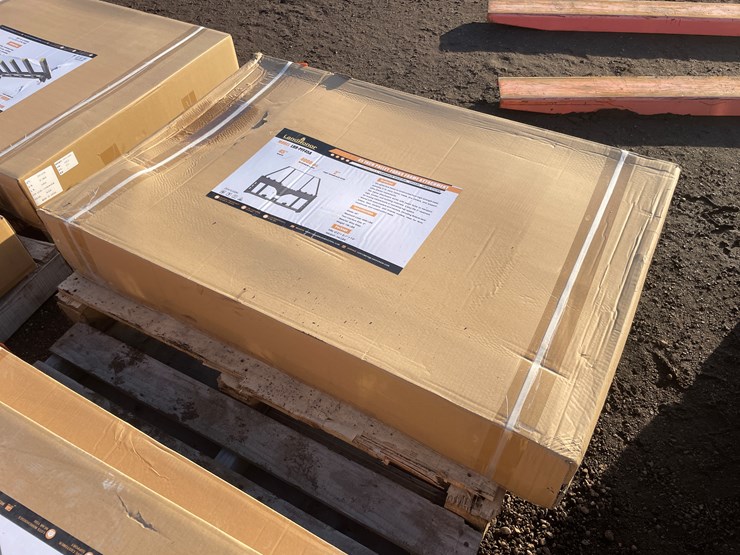 #2122-•-landhonor-45"-pallet-forks-frame-attachment-image-1