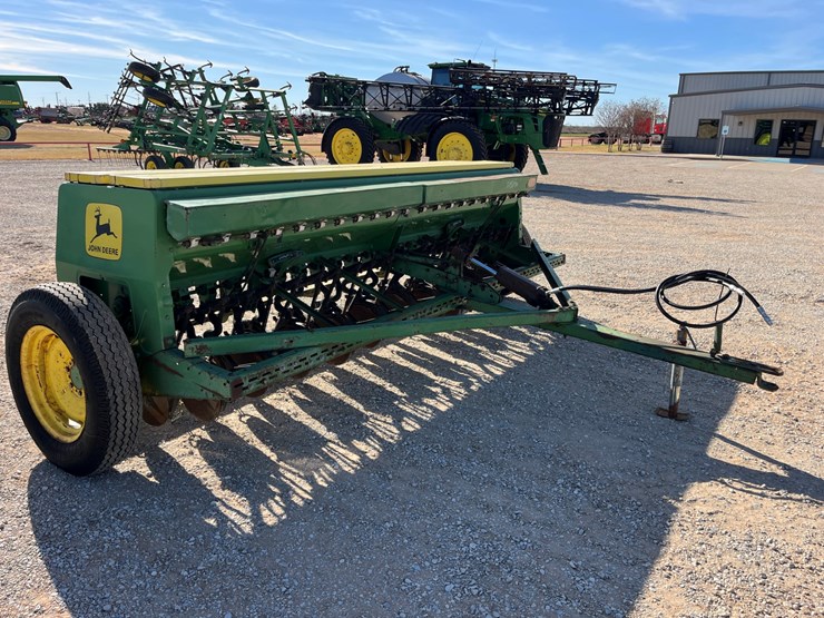 john-deere-8300-image-4