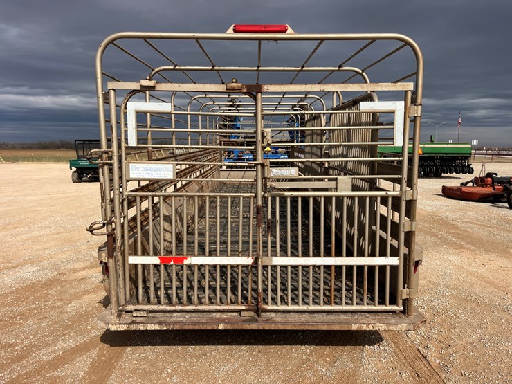 #t8410-•-2010-gn-stock-trailer-image-10