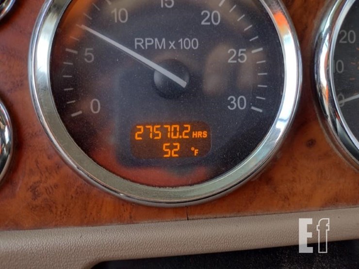 2008-peterbilt-365-image-7