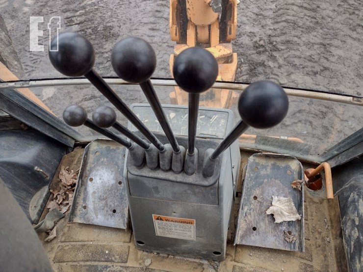 2002-case-580sl-image-13