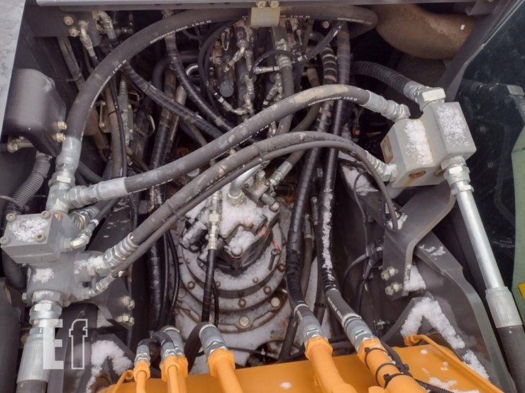 2022-case-cx250d-image-51