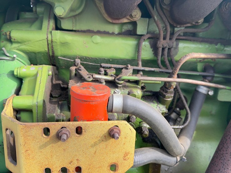 john-deere-830-image-16