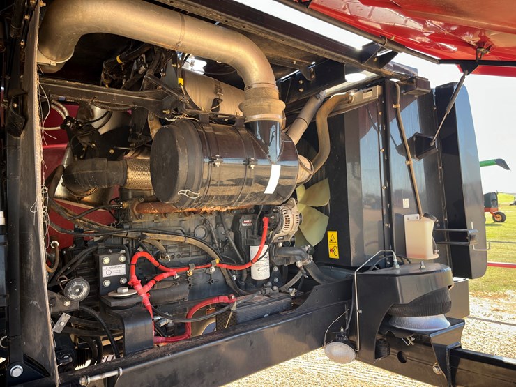 2020-case-ih-wd2104-image-26