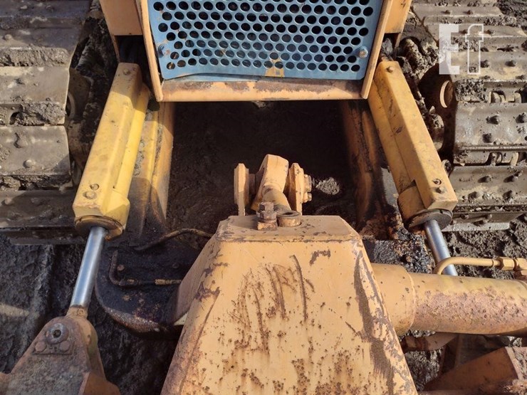 komatsu-d31a-17-image-15