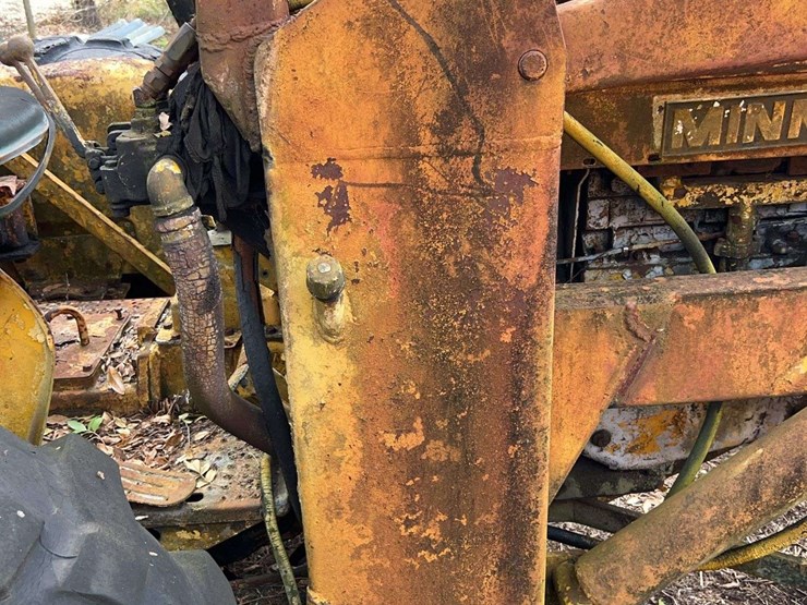 minneapolis-moline-diesel-backhoe-image-51