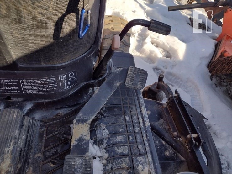 cub-cadet-c2400-tractor-4347-image-9