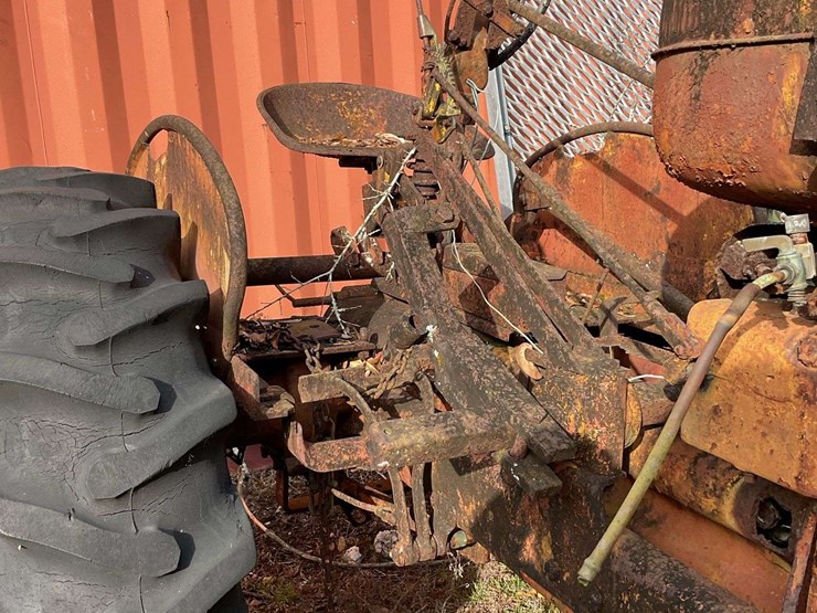 avery-parts-tractor-image-8