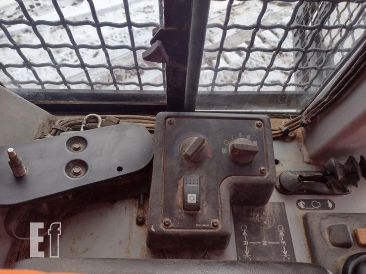 2005-caterpillar-d4g-xl-image-14