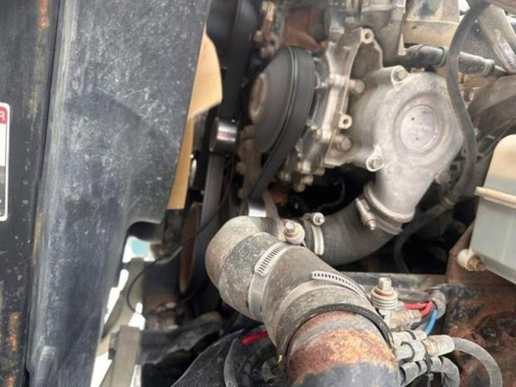 2018-freightliner-114sd-image-20