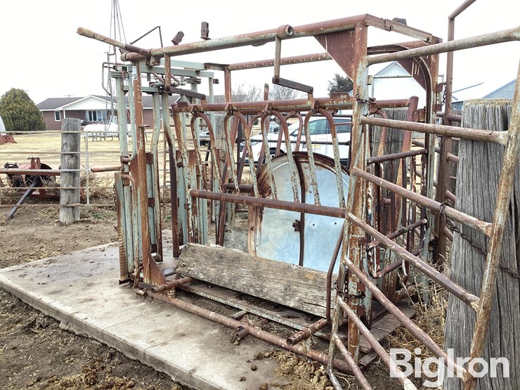 ww-livestock-working-chute-image-7