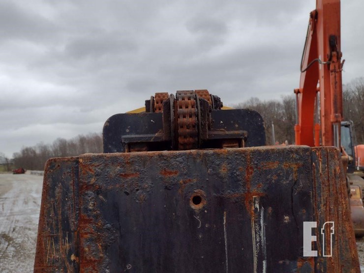 2015-caterpillar-tl1055c-image-16