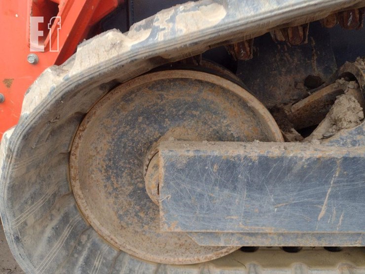 2017-kubota-svl95-2s-image-24