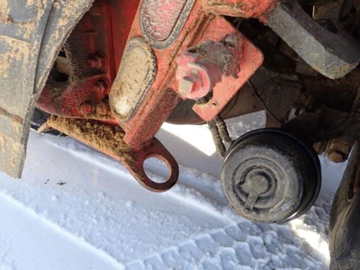 2016-peterbilt-567-image-56