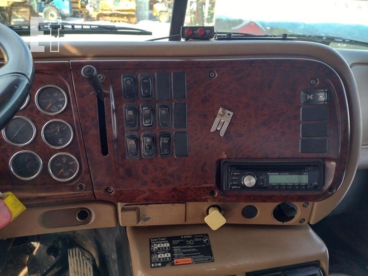 06-mack-cv713-granite-dump-truck^title^-image-11