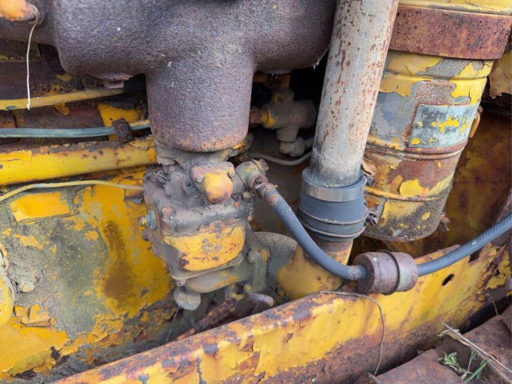 caterpillar-twenty-two-image-11