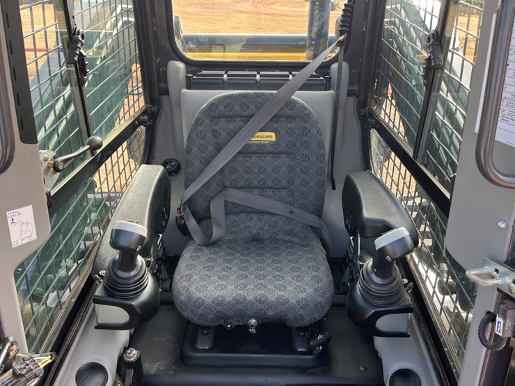 2016-new-holland-c232-image-13